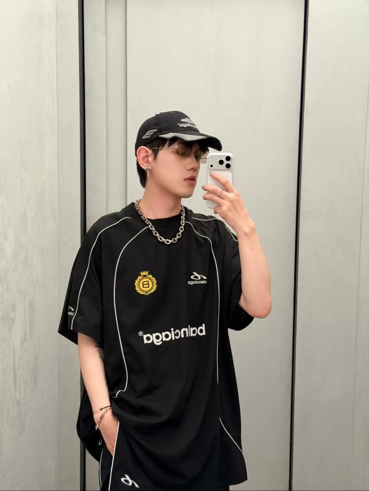 ┃ ┃